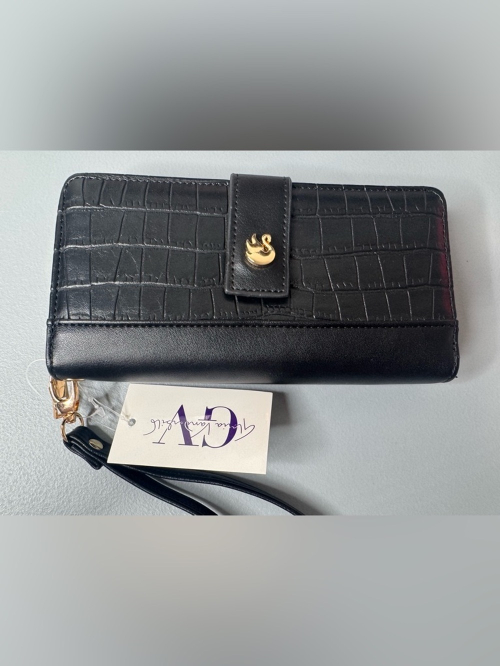 Gloria Vanderbilt Black Croc-Embossed Wristlet Wallet with Gold Accent classy